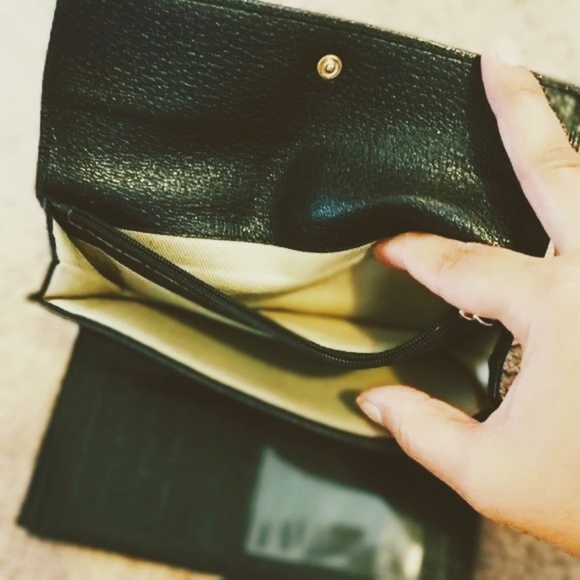 Kate Spade Black Pebbled Leather Wallet – Made in Italy – EUC - Picture 4 of 6